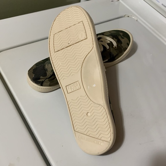 NWT Time and Tru Camouflage sneakers women’s - Picture 5 of 5